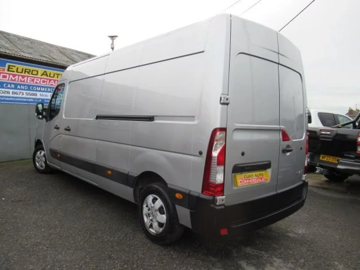 Renault Master 2.3 Lm35 Business Plus DCI 135 BHP - Image 2