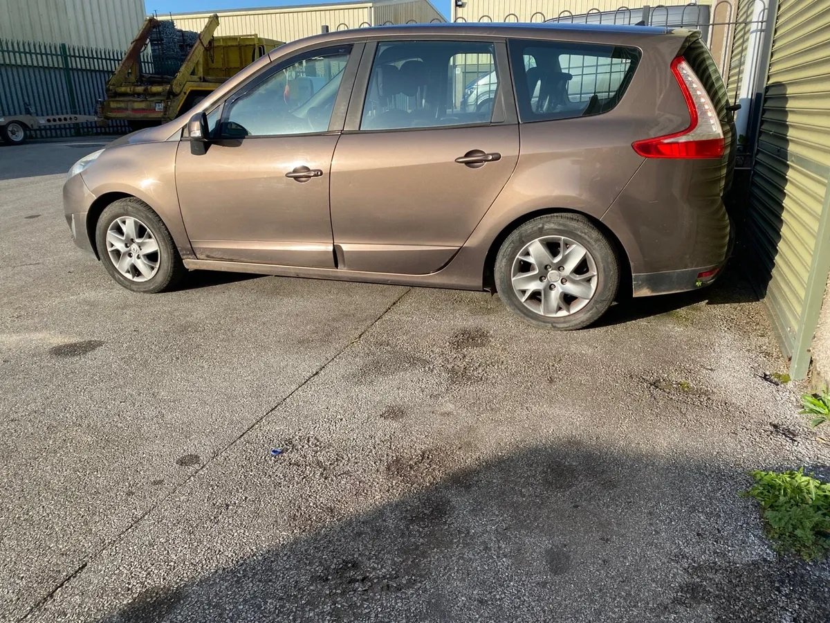 Renault Gr.Scenic 1.5dci Auto for breaking - Image 2