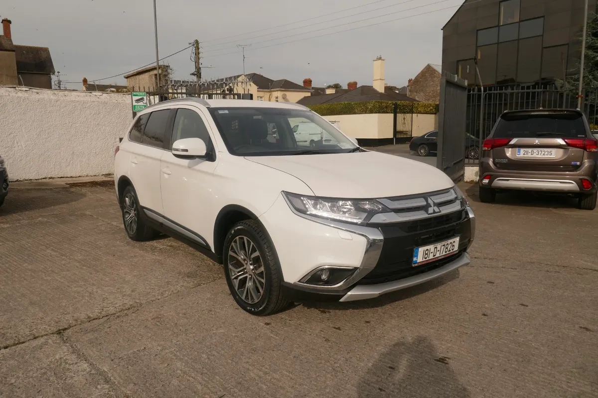 181, MITSUBISHI OUTLANDER OUTL 4WD 6MT 4DR 7S 17MY - Image 1