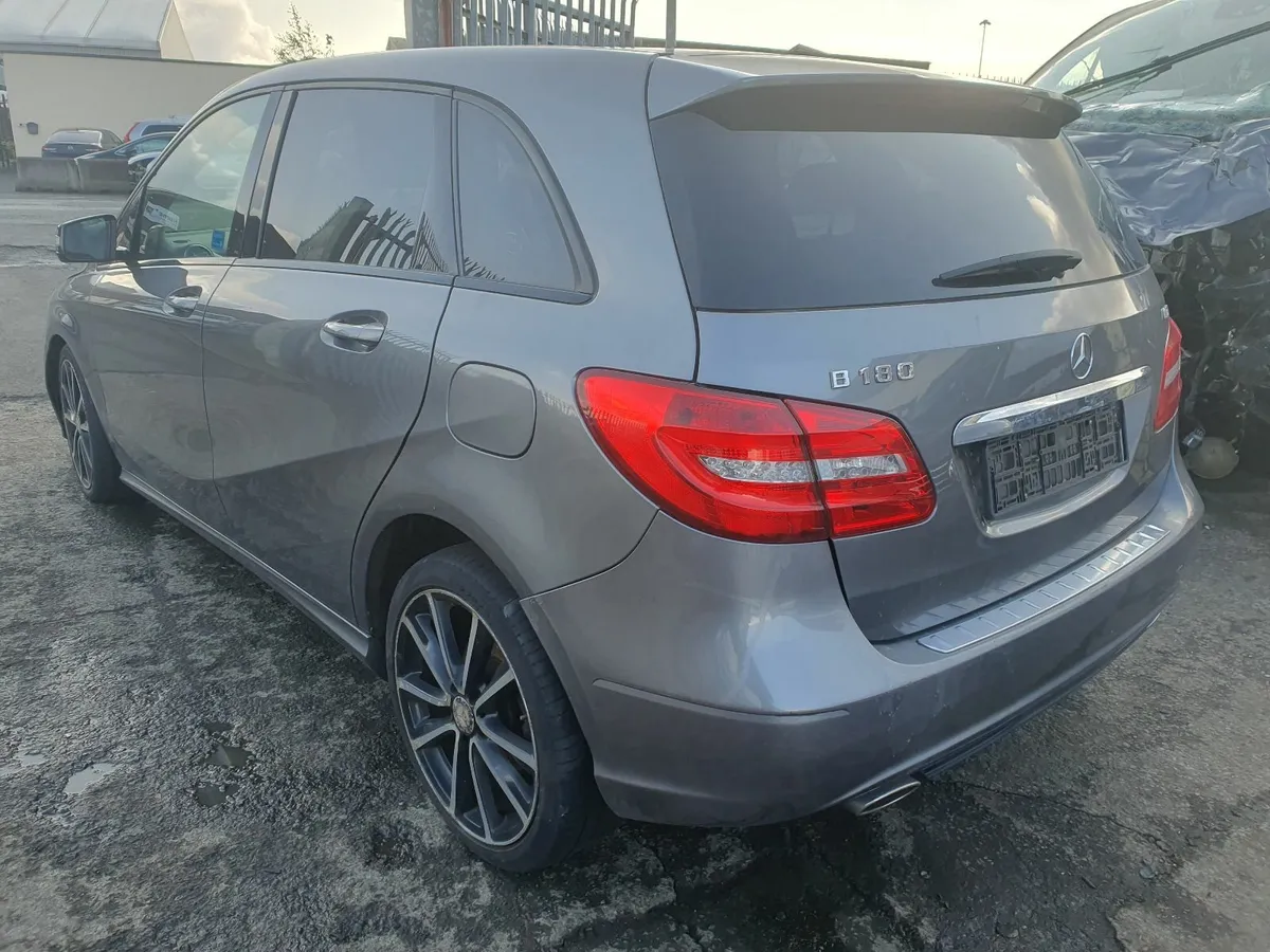13 MERCEDES B-CLASS  1.8 CDI AUTO FOR BREAKING - Image 3