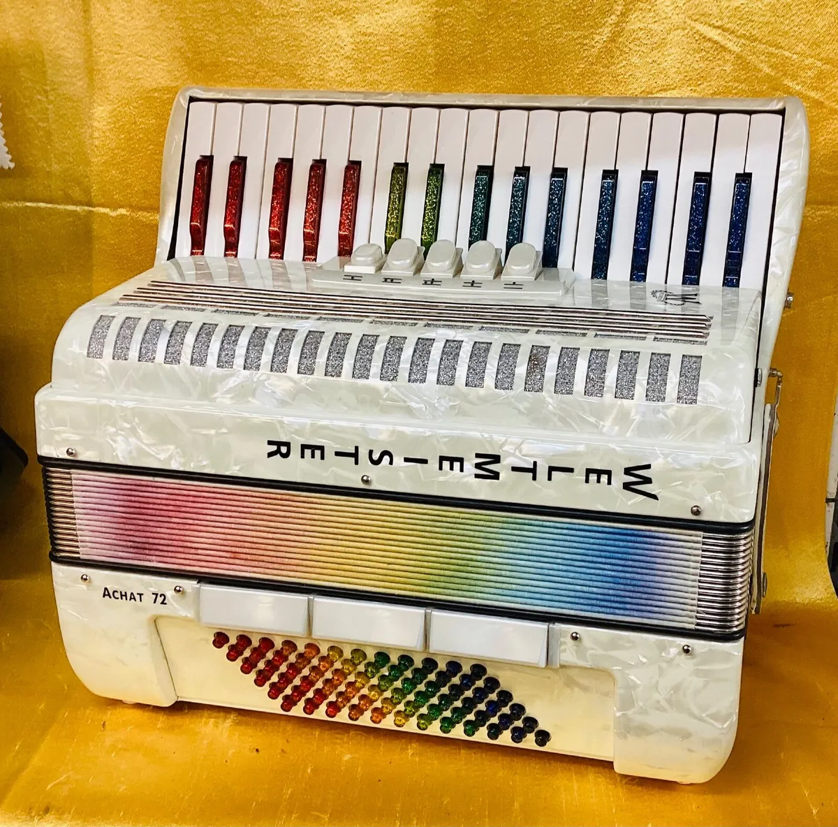 Lightweight accordions deals for sale