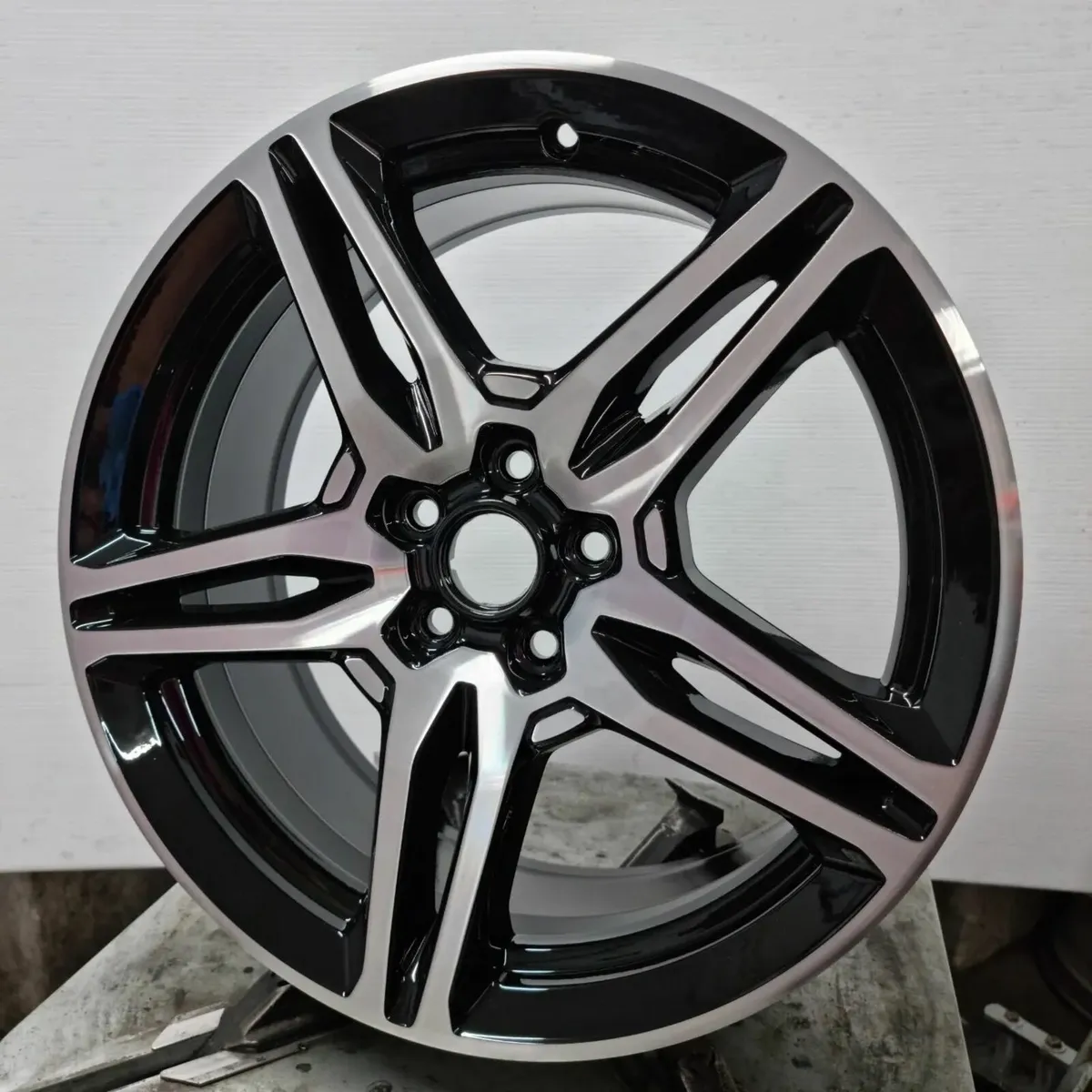 Professional Alloy Wheel Repair/Powder Coating - Image 4