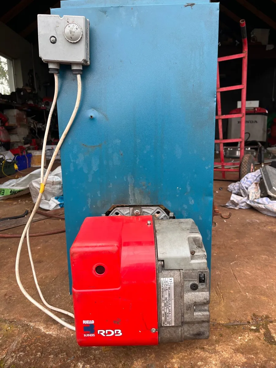 Oil boiler and burner for sale in Co. Donegal for €280 on DoneDeal