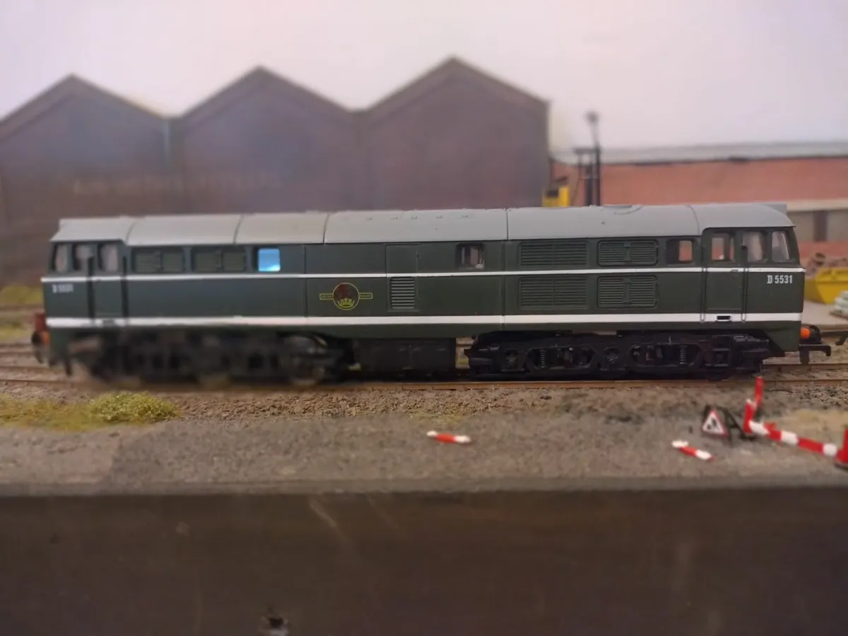 BR Green Airfix  Class 31 D5531 + 6 wagons
