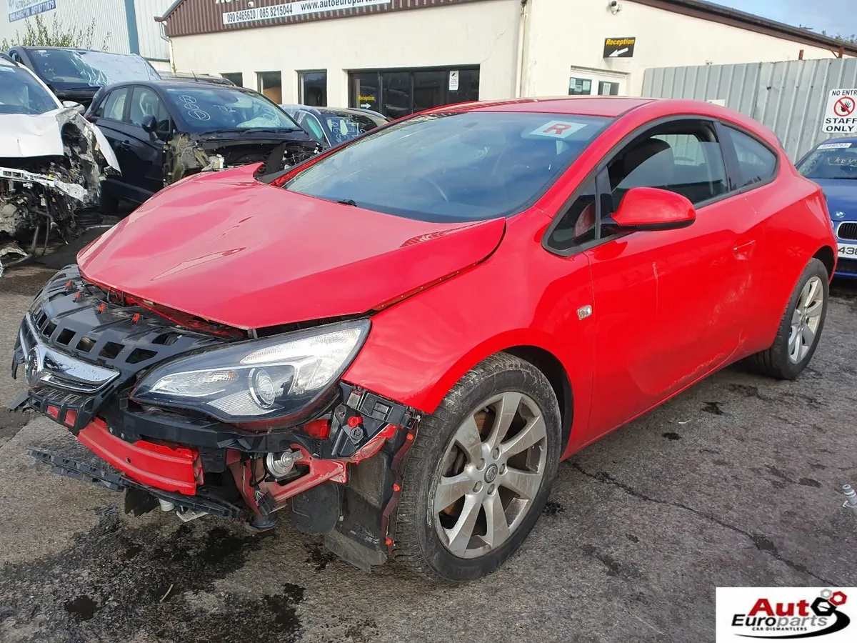15 OPEL ASTRA  1.4P  TURBO AUTO FOR BREAKING - Image 1