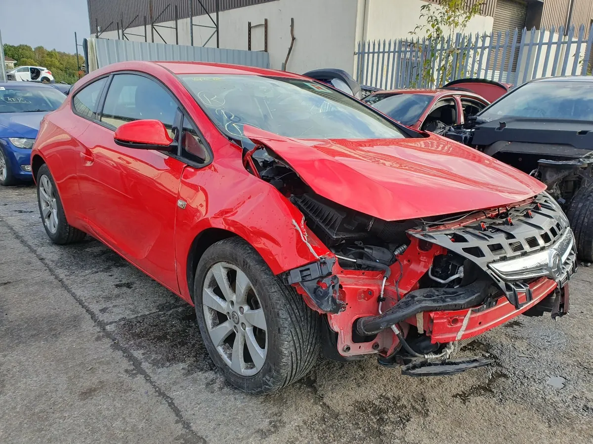 15 OPEL ASTRA  1.4P  TURBO AUTO FOR BREAKING - Image 2