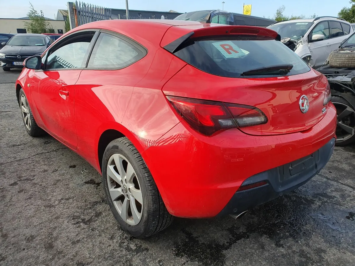 15 OPEL ASTRA  1.4P  TURBO AUTO FOR BREAKING - Image 4