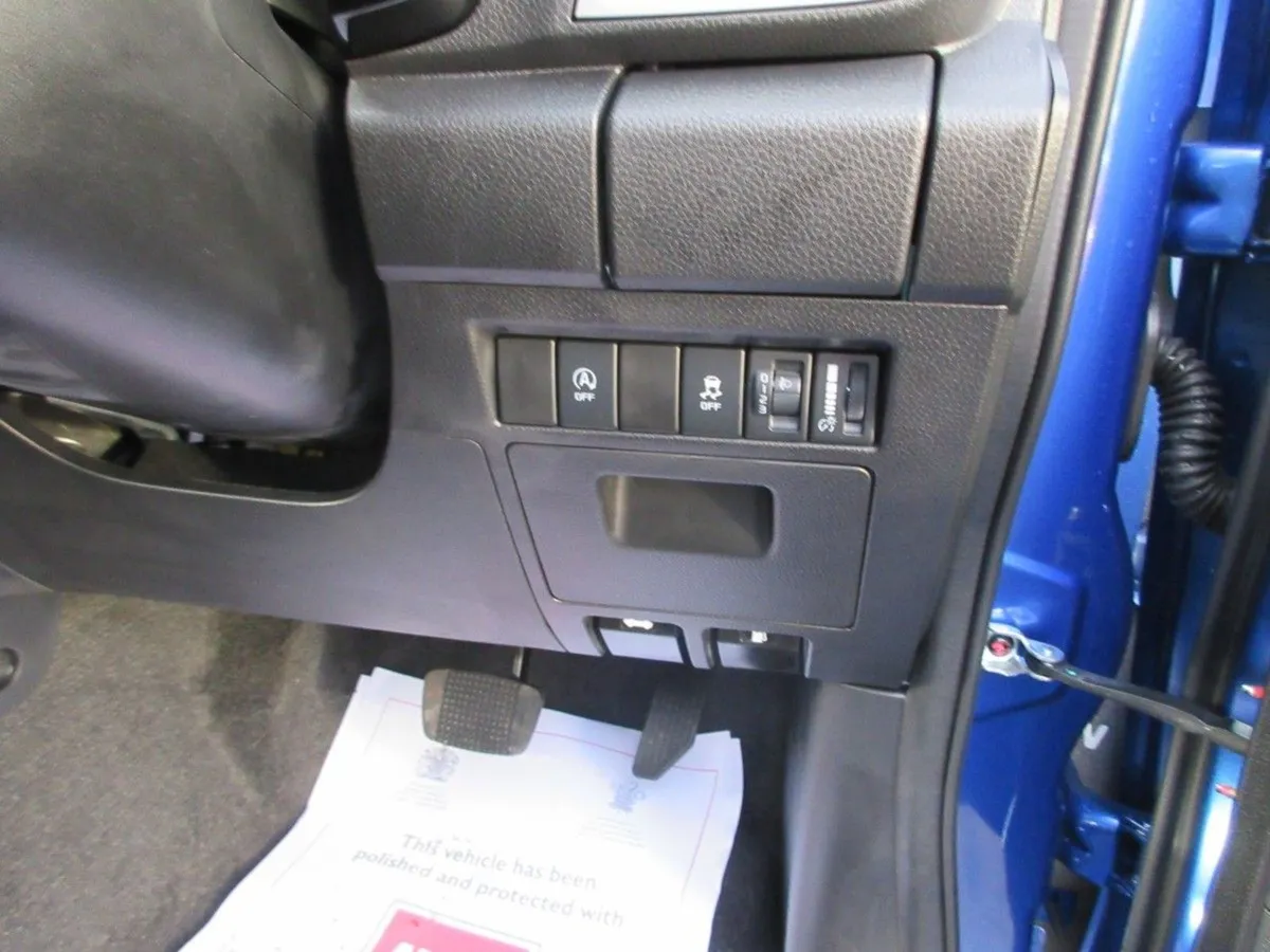 Isuzu D-Max LS Automatic Available - Image 4