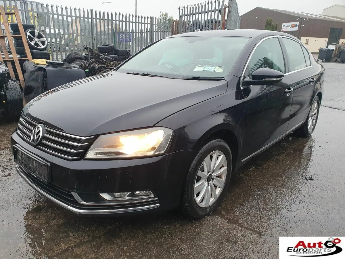 11 VOLKSWAGEN PASSAT 1.6 TDI FOR BREAKING - Image 1