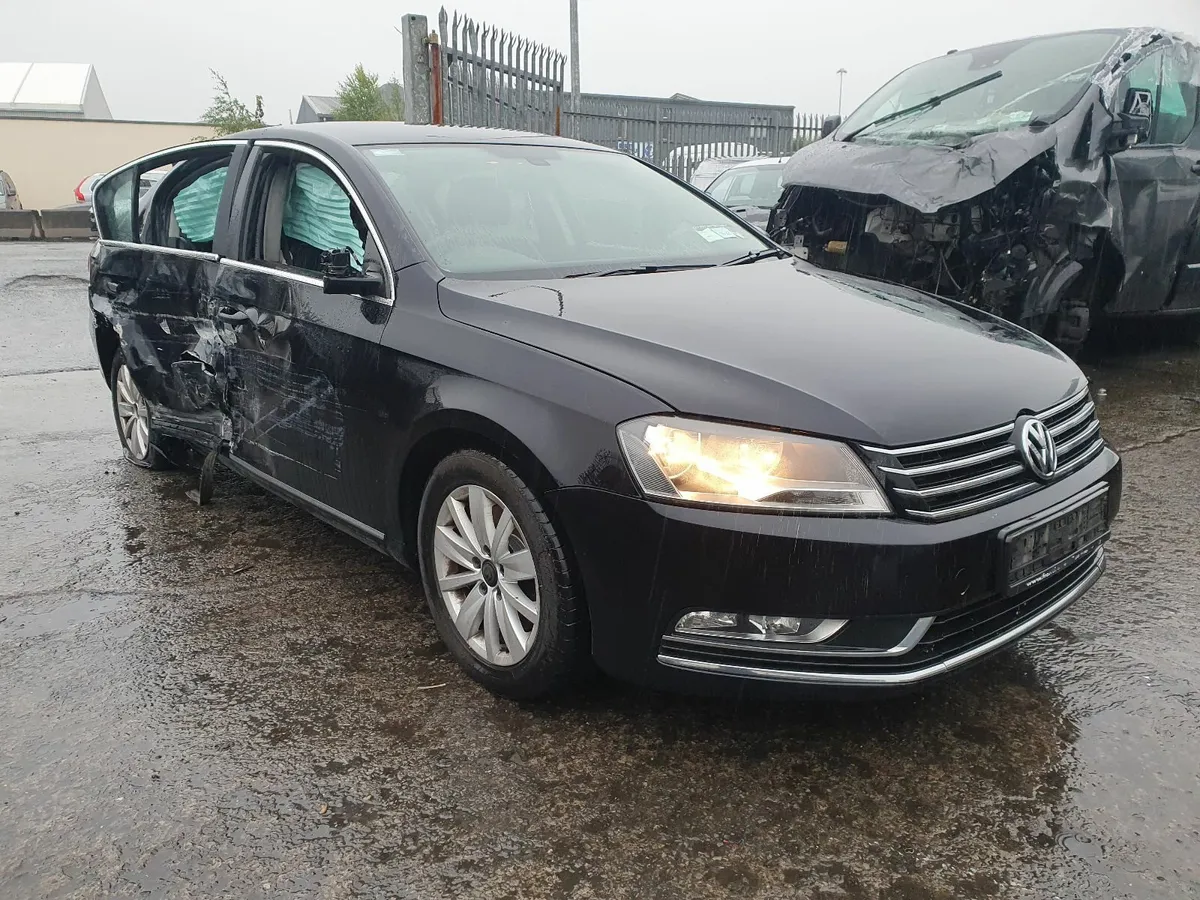 11 VOLKSWAGEN PASSAT 1.6 TDI FOR BREAKING - Image 2