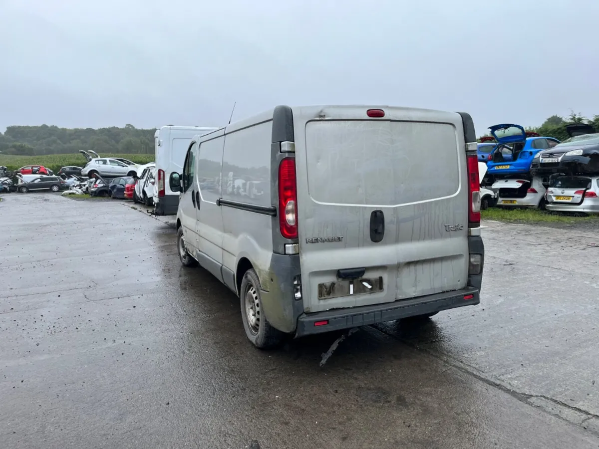 2009 Renault traffic 2.0 6sp DCI - Image 4