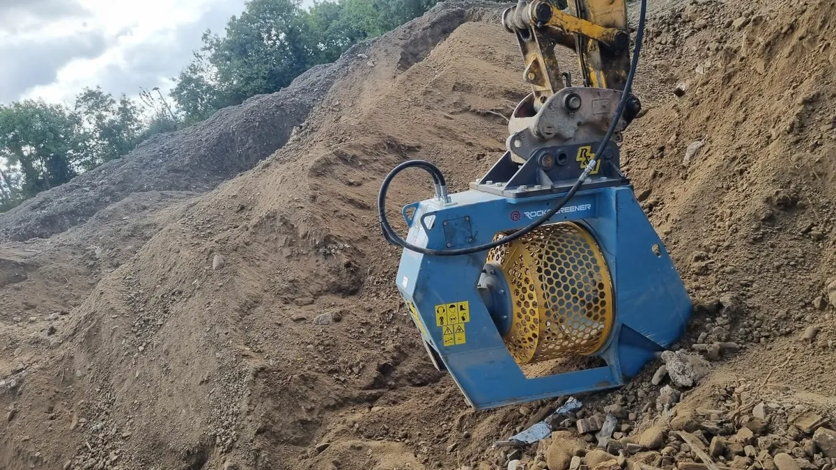 Screen Bucket Hire - Image 1