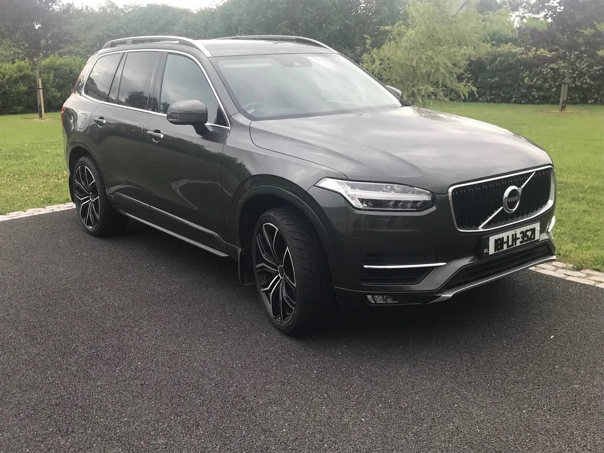 Volvo XC90 Momentum Pro huge spec