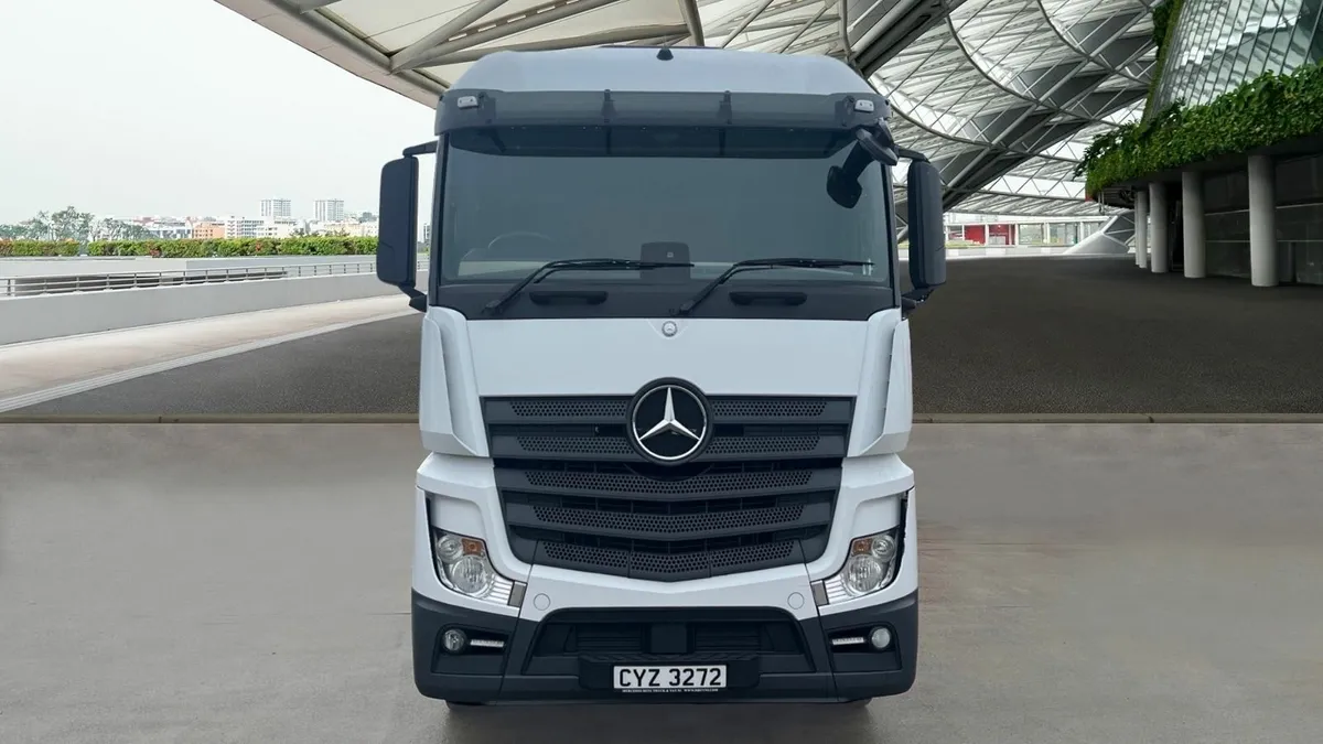 2018 Mercedes-Benz ACTROS 2443LS Streamspace - Image 3