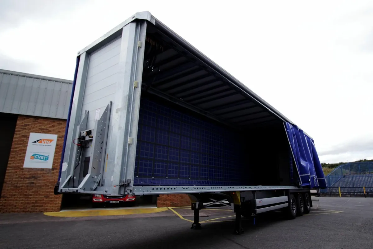 Brand new Schmitz SCS 24/l FREEPOST Curtainsider - Image 2