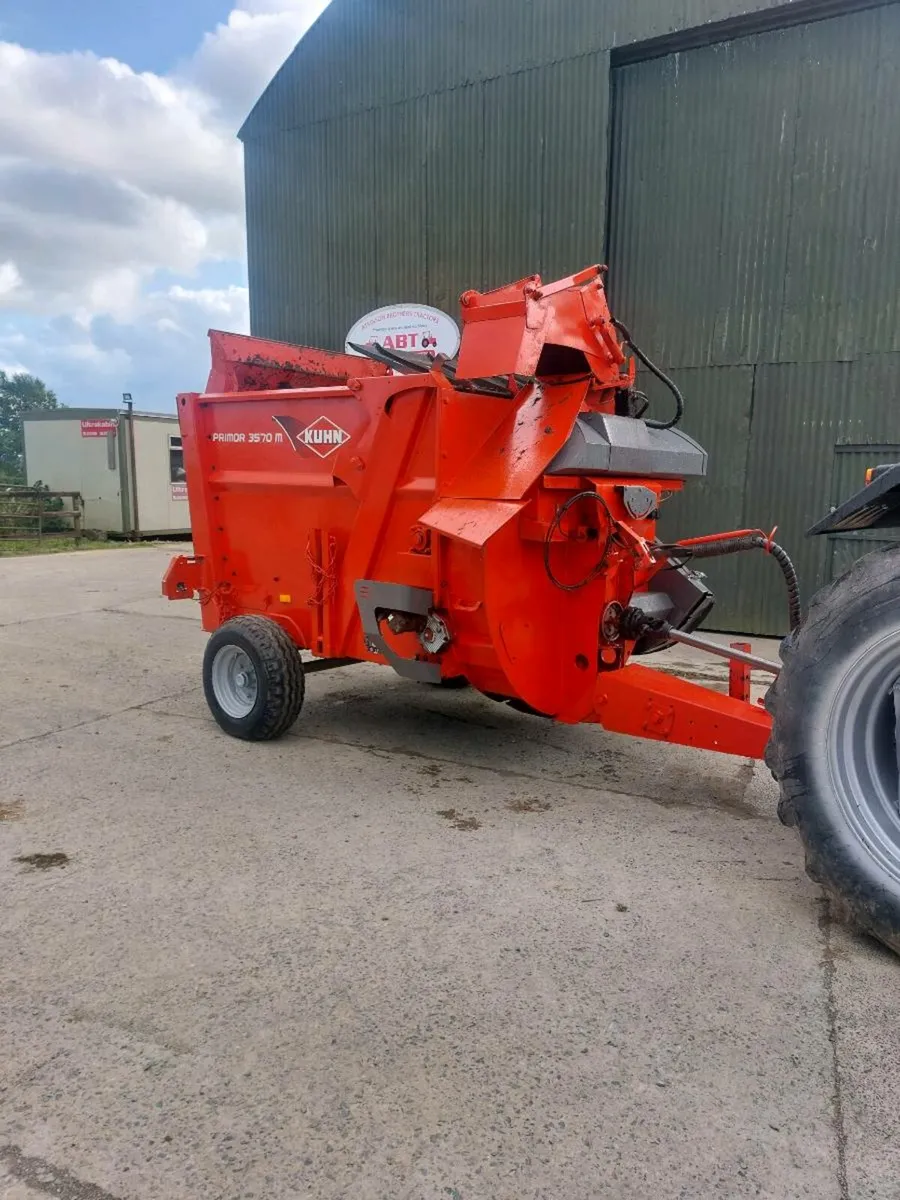 Kuhn straw chopper - Image 1