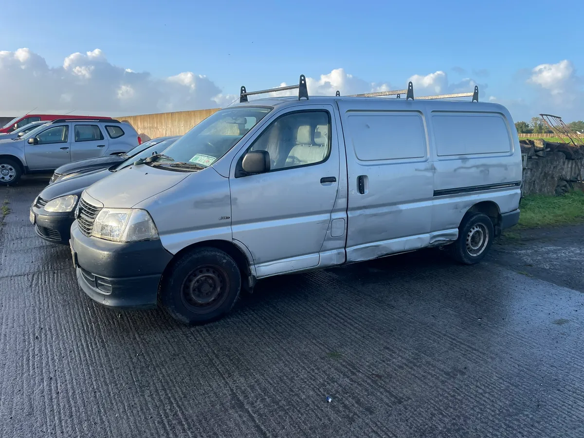 Toyota hiace vans for store sale on done deal