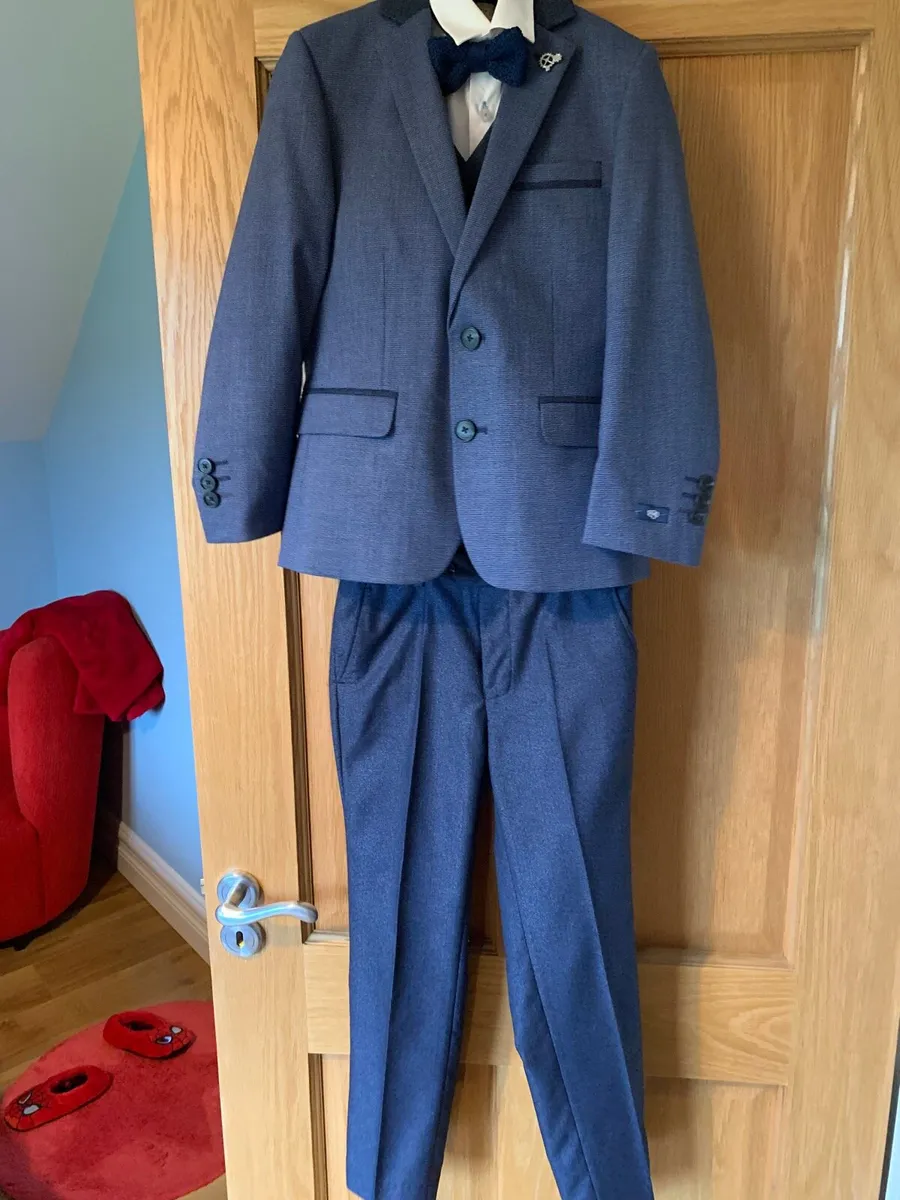 Communion best sale suits 2019