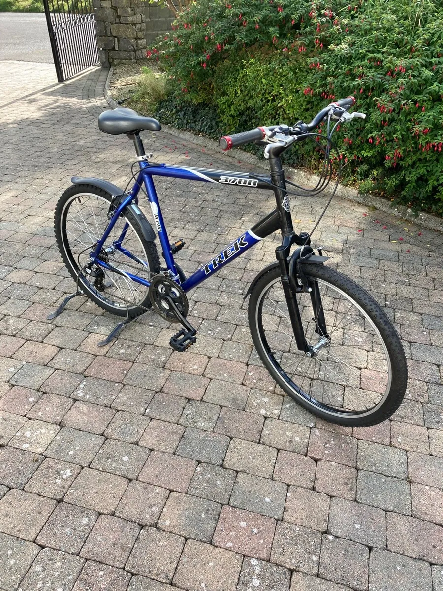 trek 3700 black