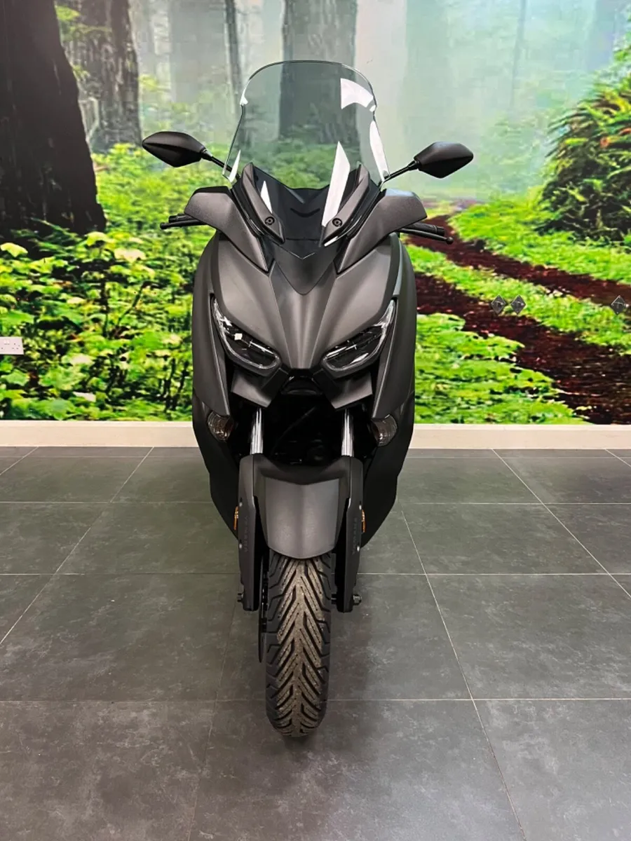 New Yamaha XMAX 125 save €1,000 - Image 4