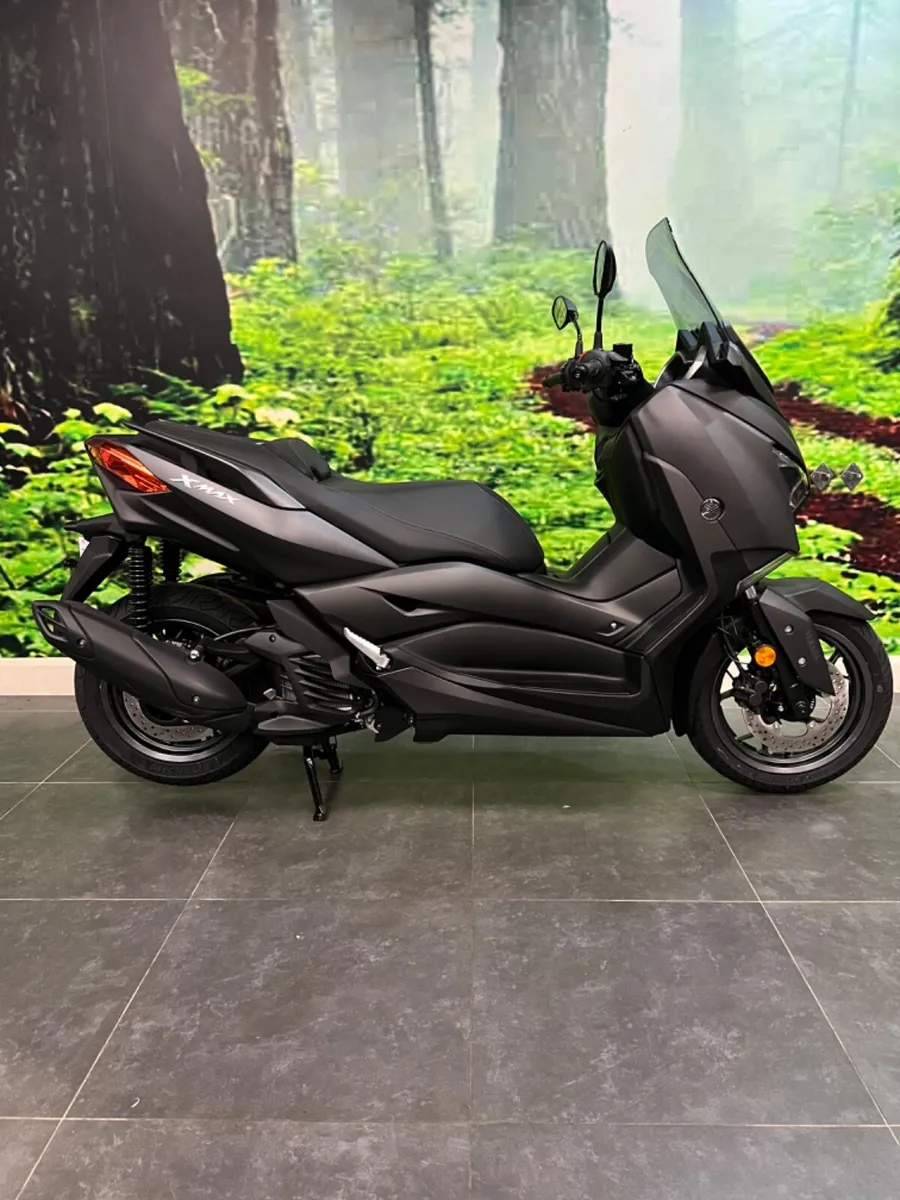 New Yamaha XMAX 125 (22 Model) save €1,000