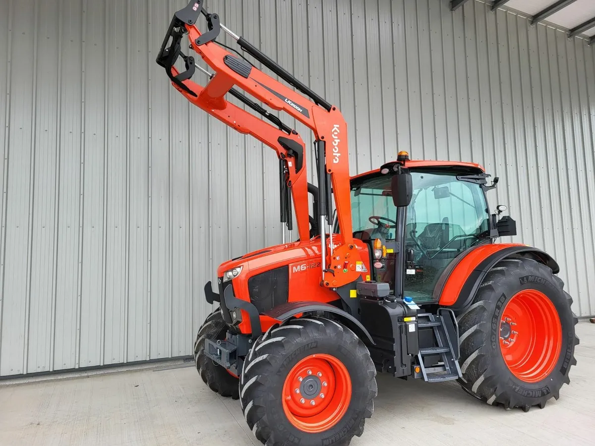 Kubota M6122 C/W Loader - Image 3