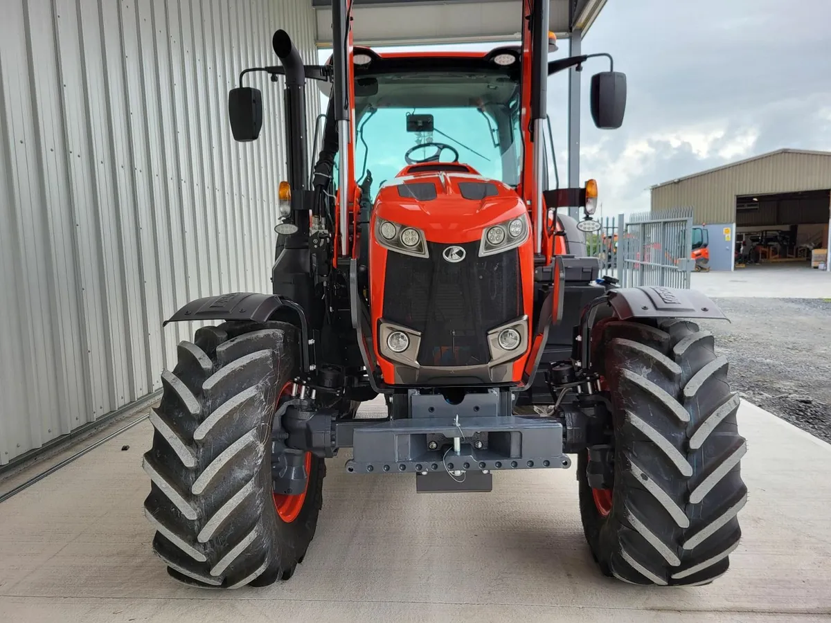 Kubota M6122 C/W Loader - Image 4