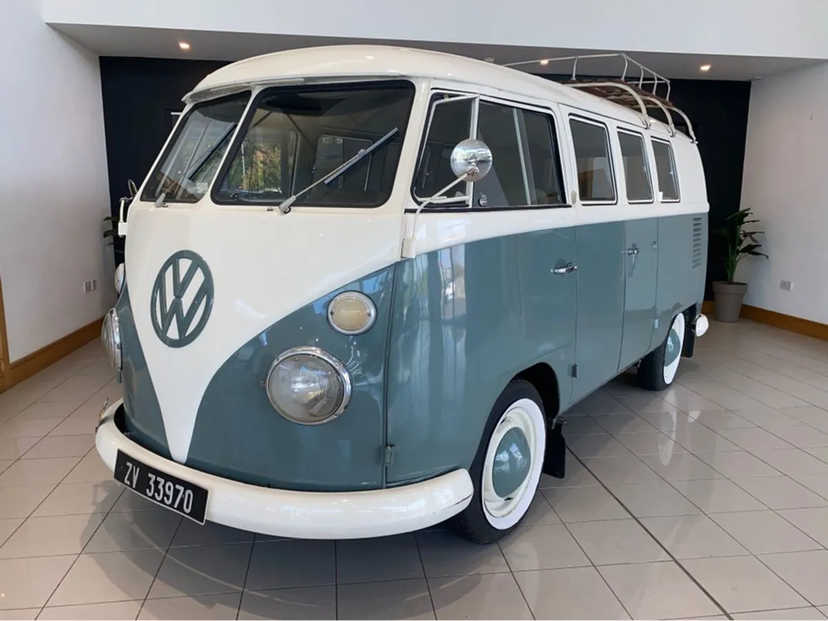 Volkswagen Multivan Splitscreen Kombi Bus