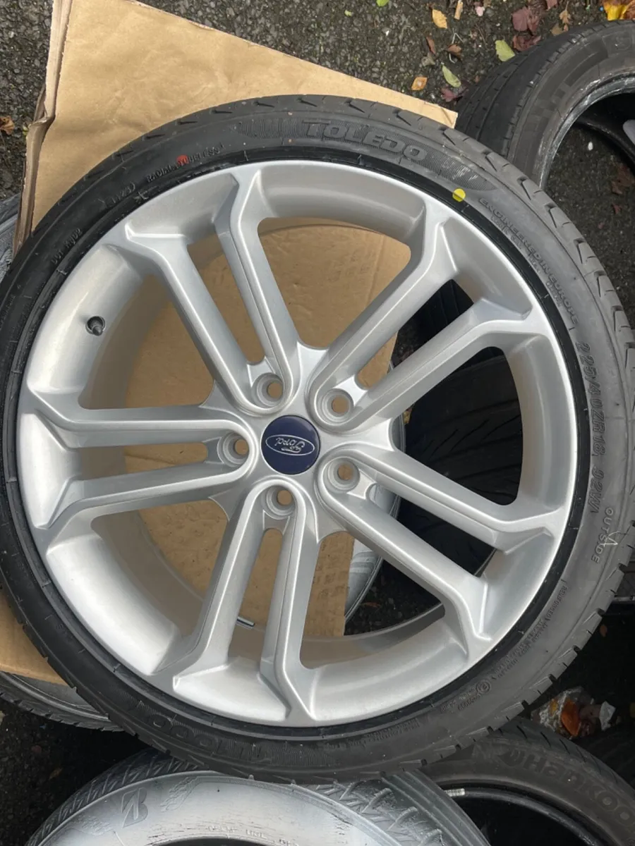 18” Ford Focus st alloys & tyres offer