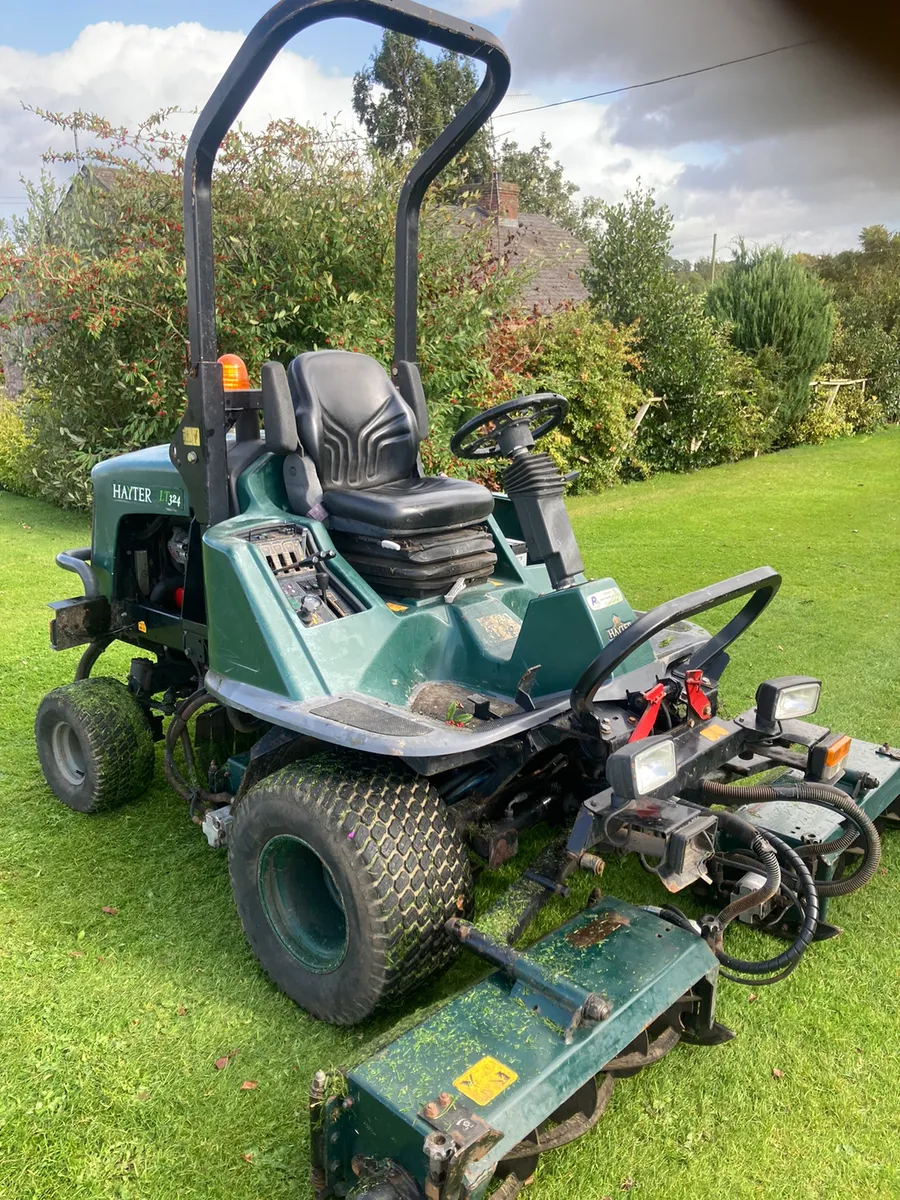 Hayter 324 cylinder mower - Image 2