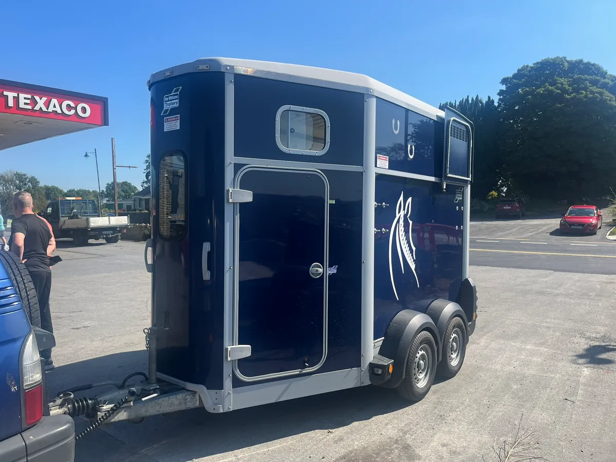 Horsebox and trailer hire - Image 1