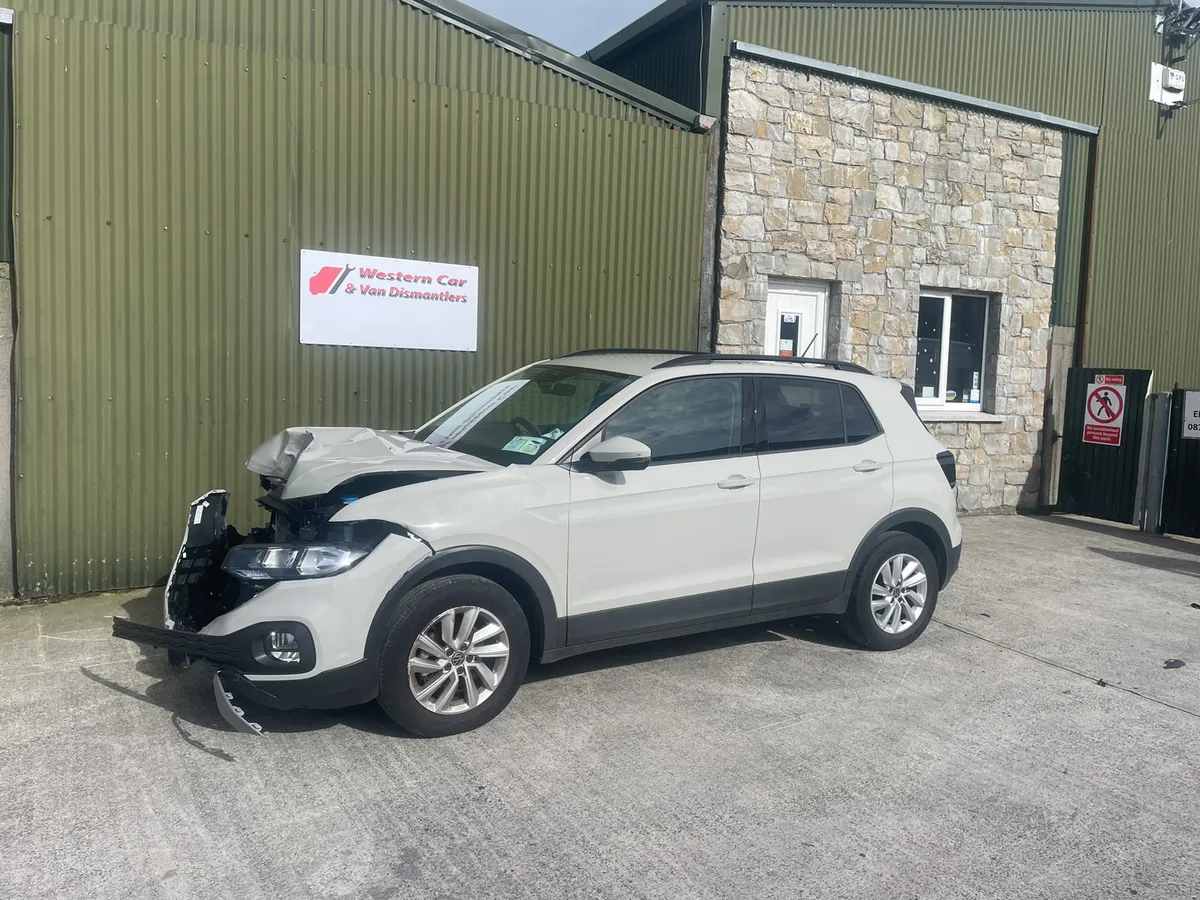 23 vw t-cross life 1.0 tsi for dismantling