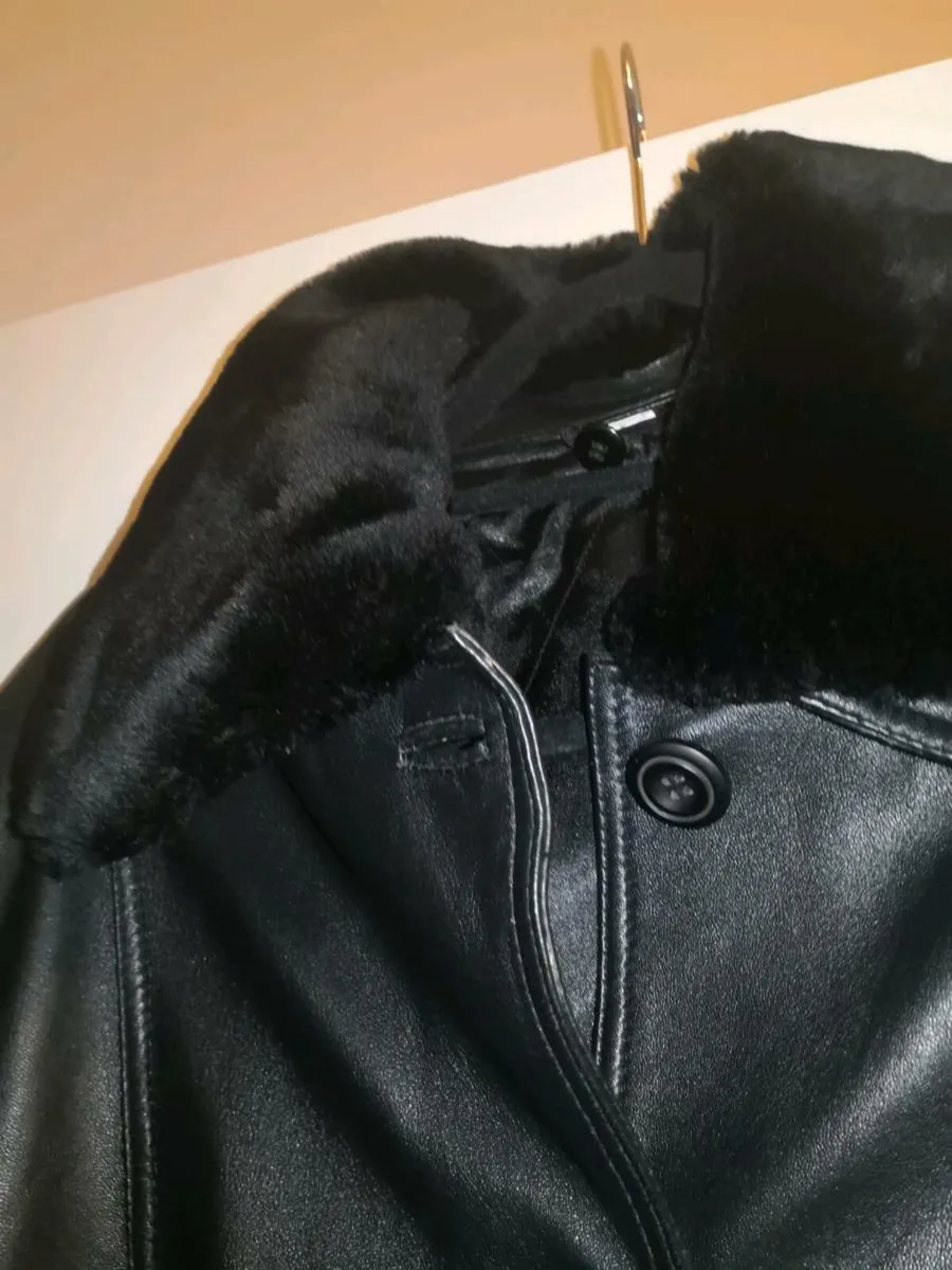 Real leather jacket with detachable fur collar - Image 2