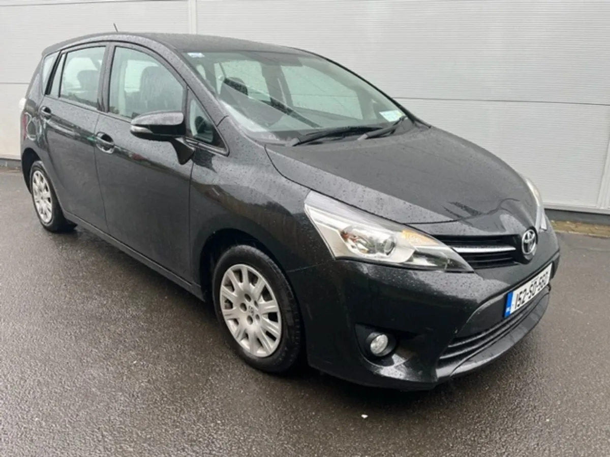 Toyota Verso 1.6 D-4d 112bhp Aura (7 Seater)