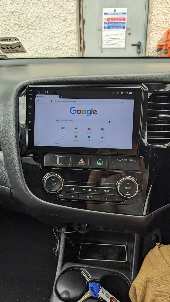 Mitsubishi Outlander Carplay Android radio - Image 1