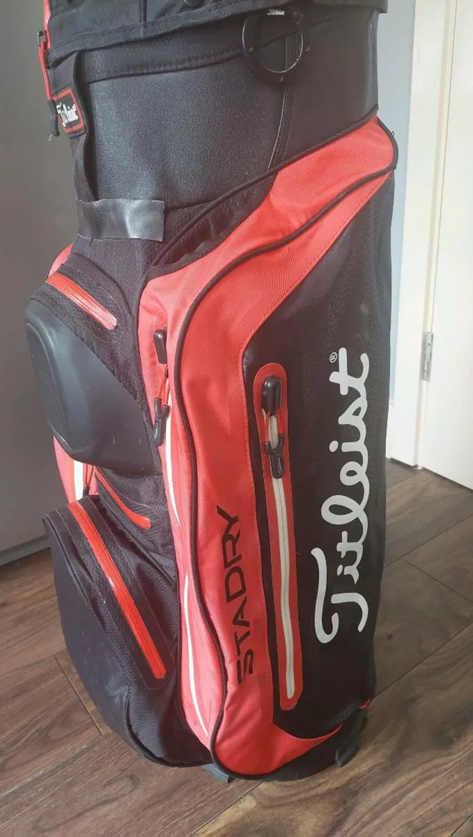 Titleist stadry discount deluxe cart bag