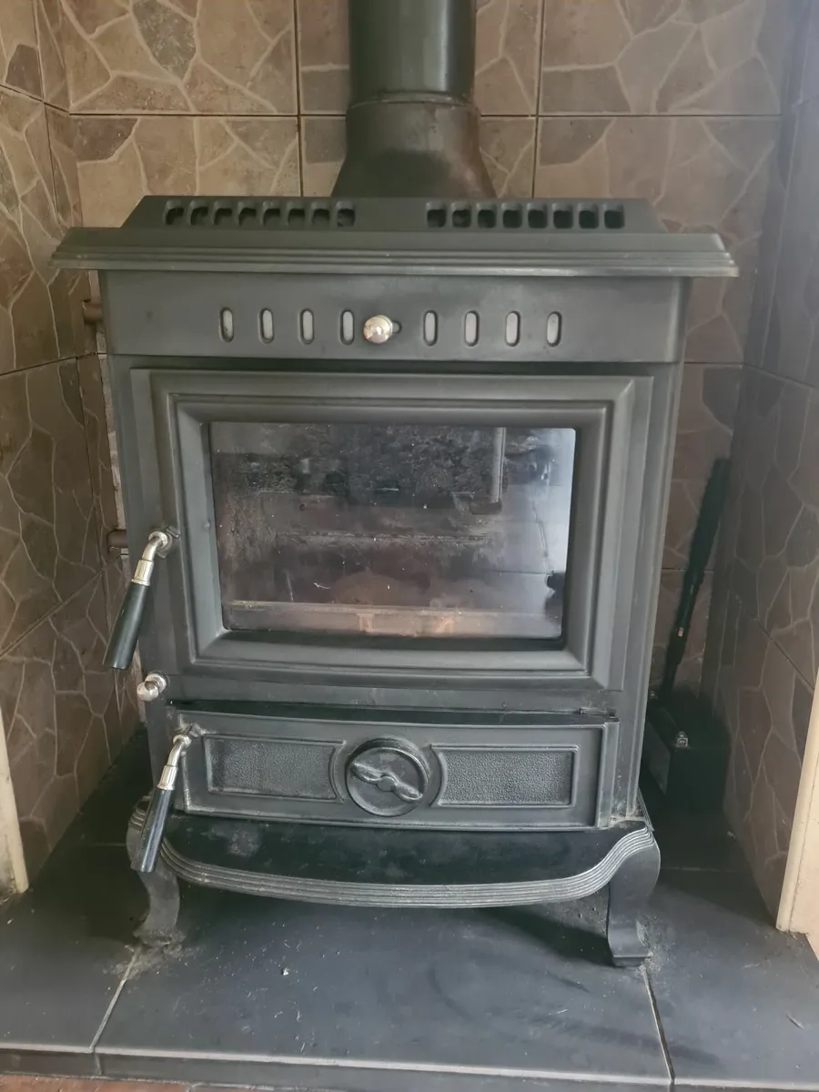 https://www.donedeal.ie/heating-for-sale/olymberyl-21kw-solid-fuel-stove/35317029