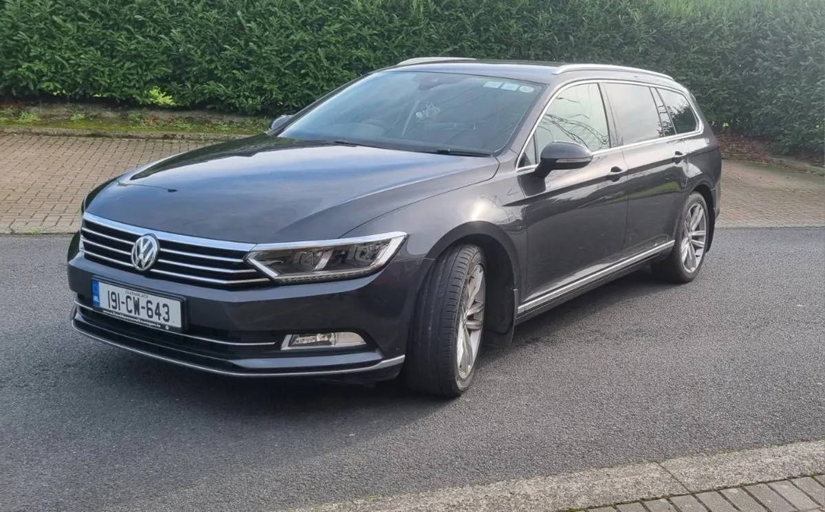 Volkswagen Passat Highline estate - Image 1