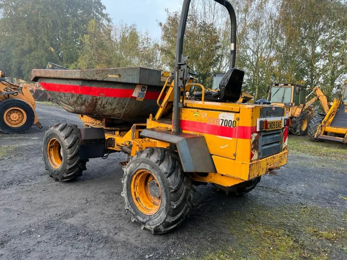 2 barford 7 ton swivel dumpers - Image 2