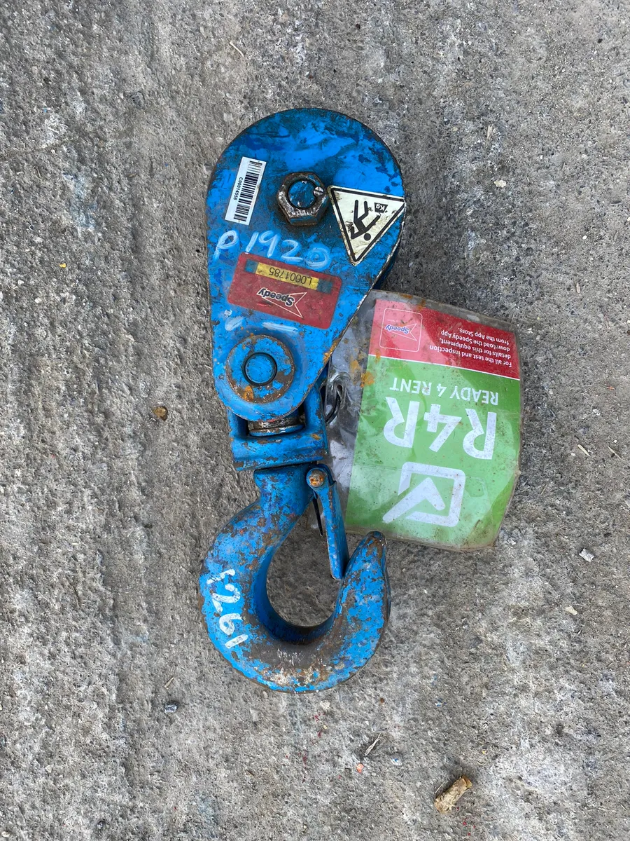 Hoist and Pully - Image 1