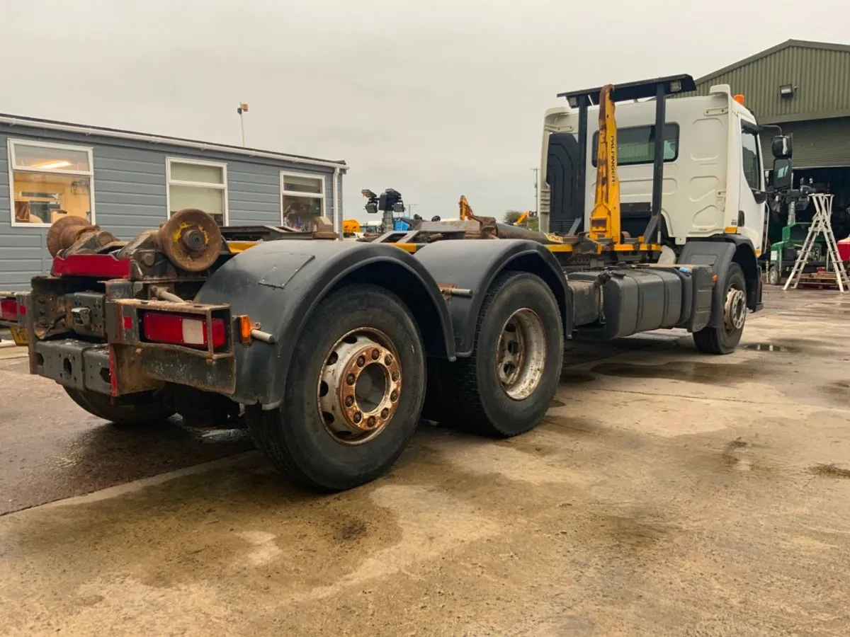 Renault Premium 26tonne Rear Lift / Steer Hook Lo - Image 4