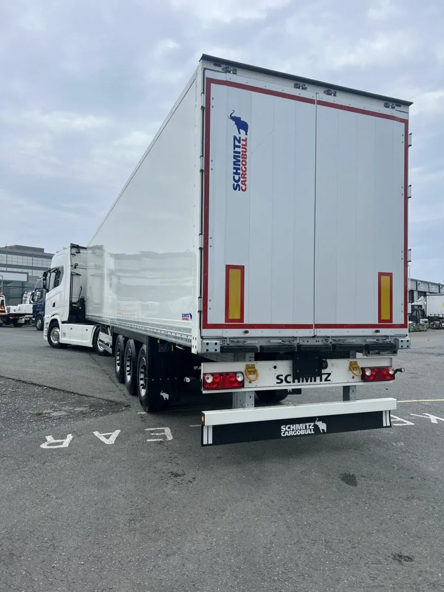 NEW Schmitz Cargobull semi trailers. Ref: 2391T - Image 4