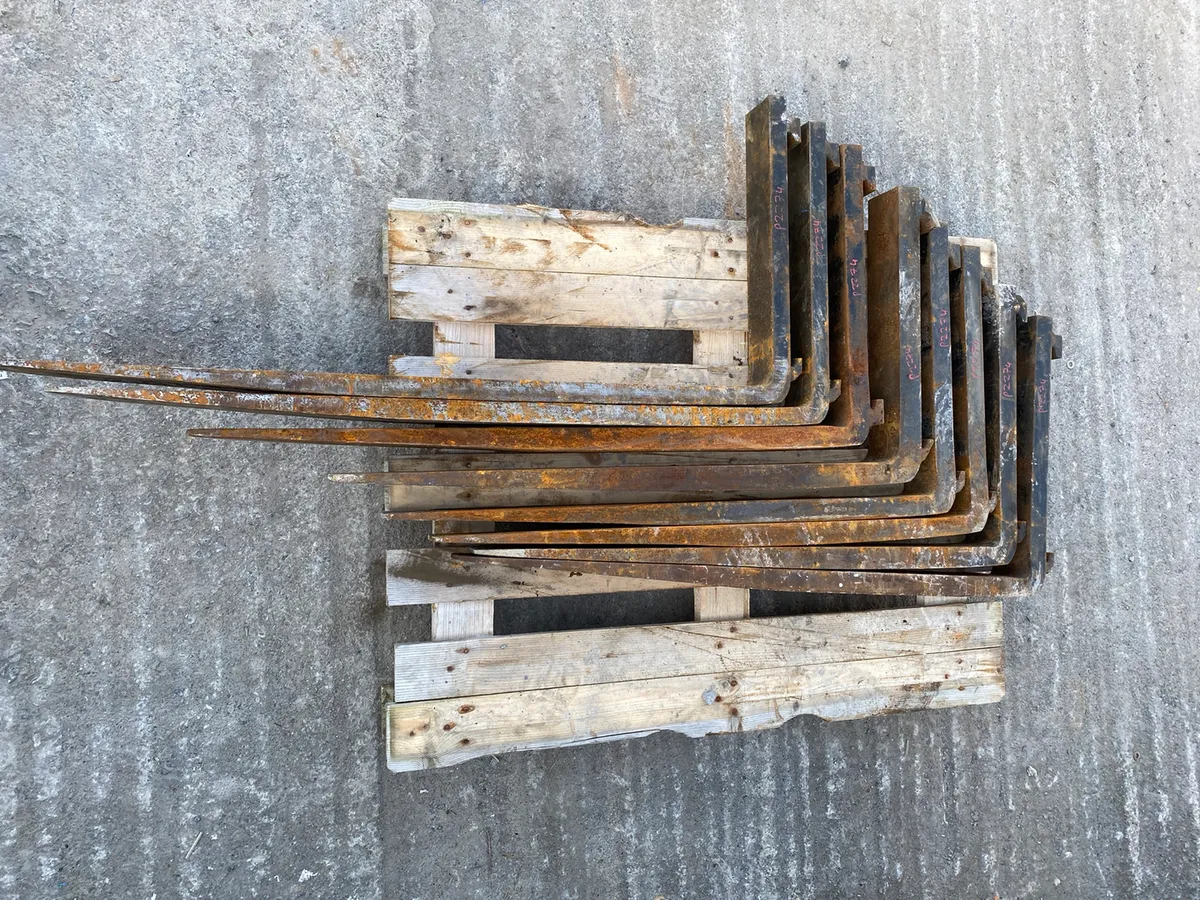 Large Selection of Pallet Forks - Image 2