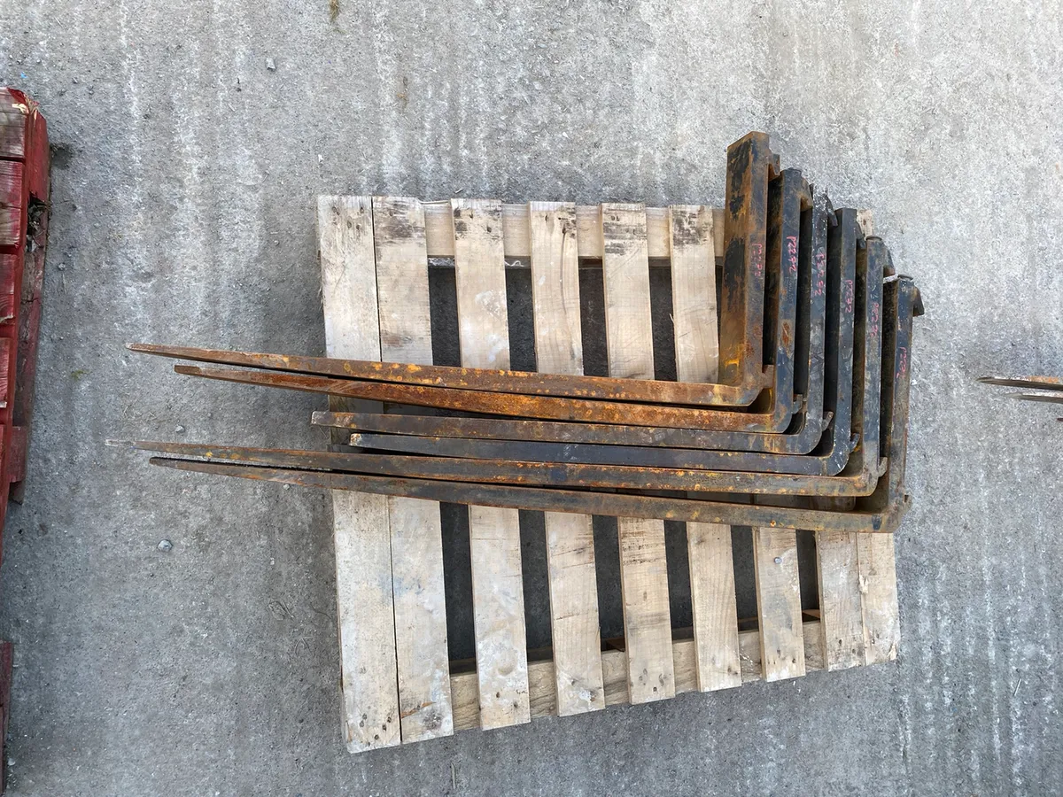 Large Selection of Pallet Forks - Image 3