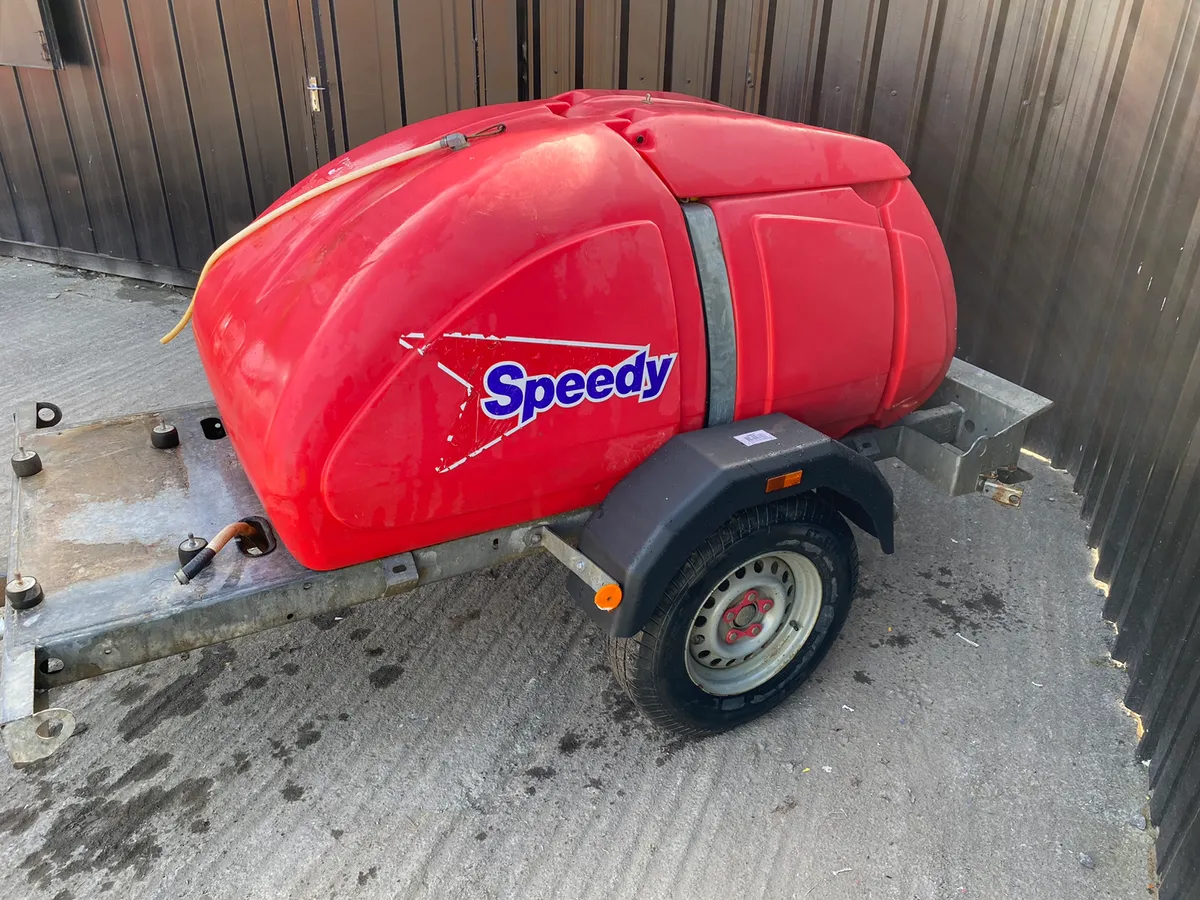 Choice of 10 1000L Western Water Bowser - Image 4