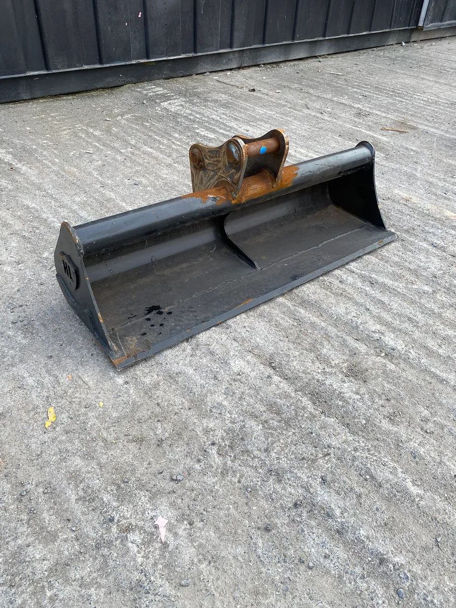 Ditching Bucket 30mm Pin - Image 1
