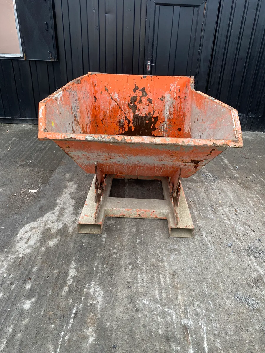 Tipping Skip - Image 2