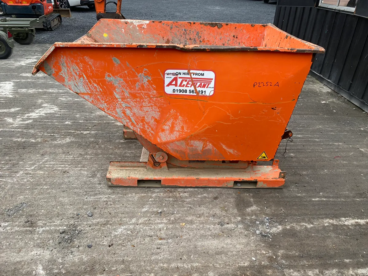 Tipping Skip - Image 4