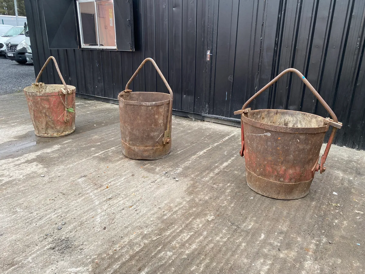 Choice of 3 Concrete Buckets - Image 3