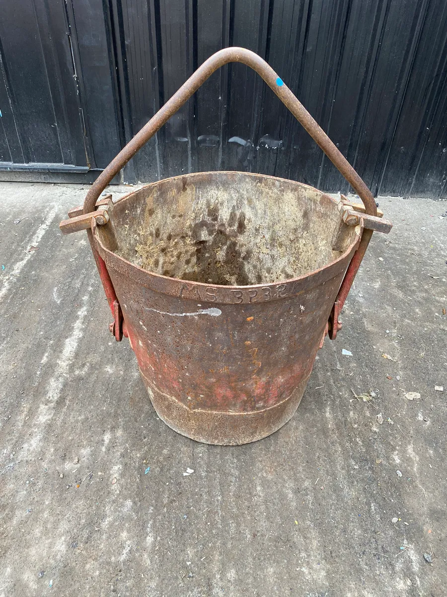Choice of 3 Concrete Buckets - Image 4